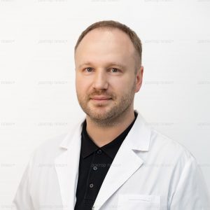 Незнамов Дмитрий Евгеньевич